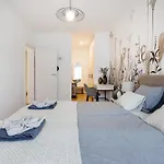Elegant Premium Apartment With Parking